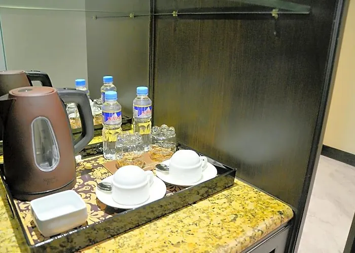 The Luneta Hotel 3*